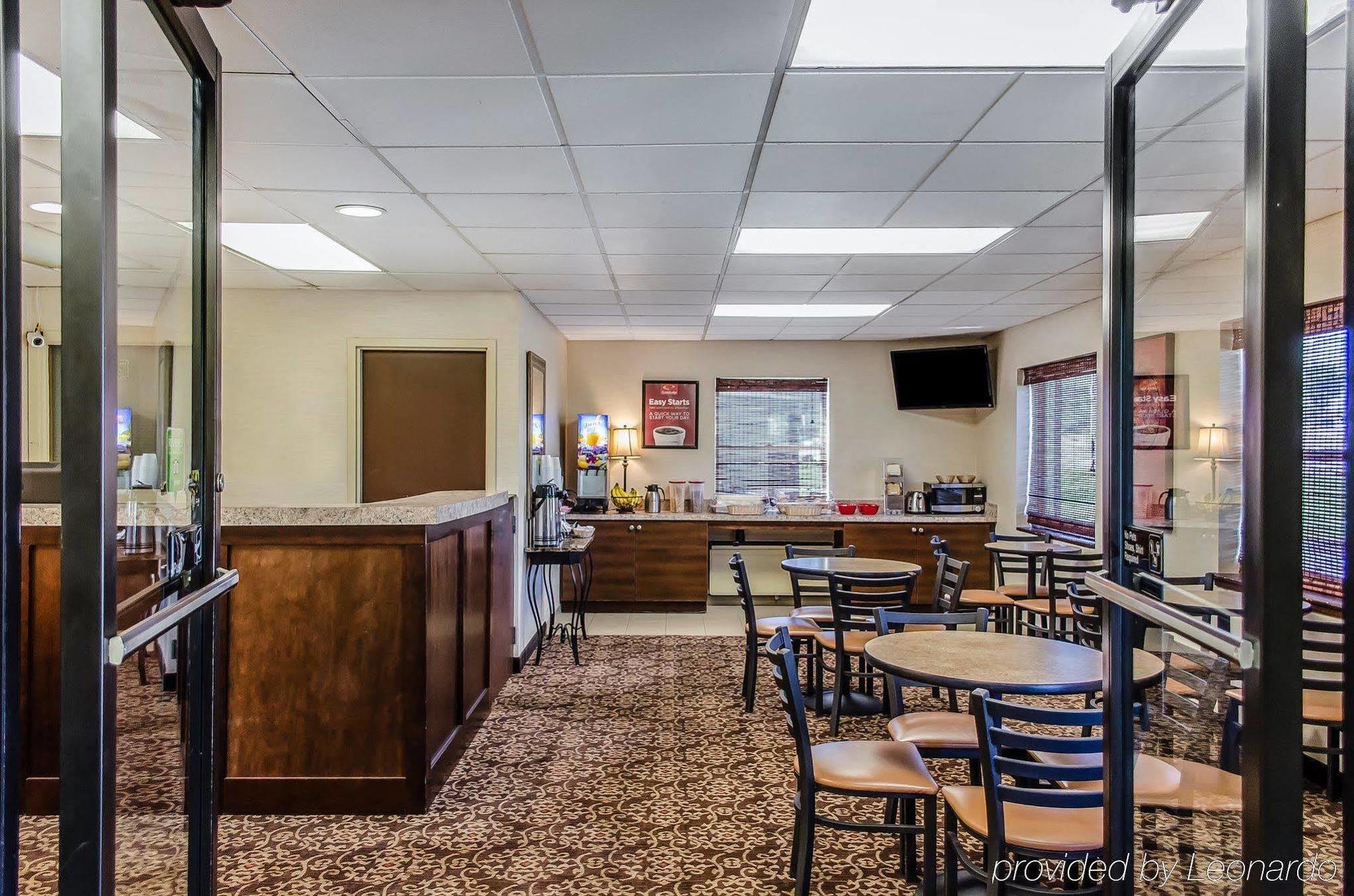 Econo Amish Country Lodge